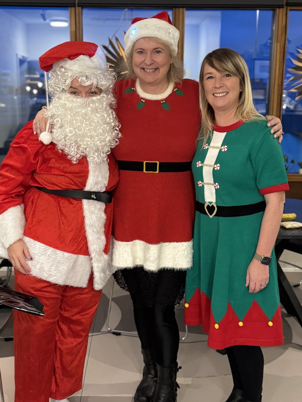 Gleðileg Jól frá okkur öllum / Happy Holidays from us all!